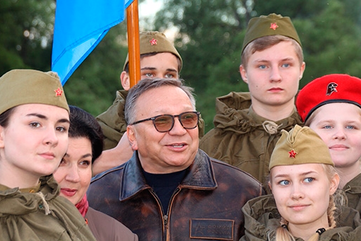 1 сентября обнинские десятиклассники встретятся с Игорем Угольниковым, генеральным продюсером фильма о защитниках Ильинского рубежа